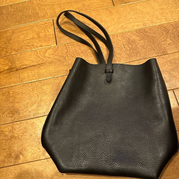 Lotuff leather sling backpack - Picture 2 of 7